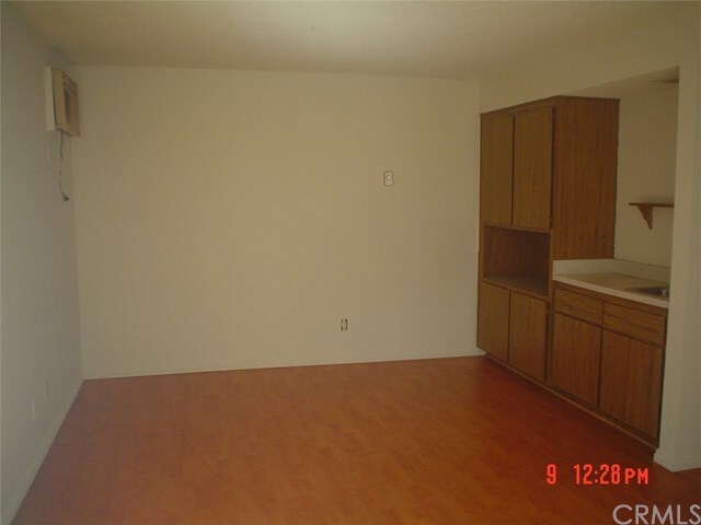 Foto del edificio - 3661 Farquhar Ave