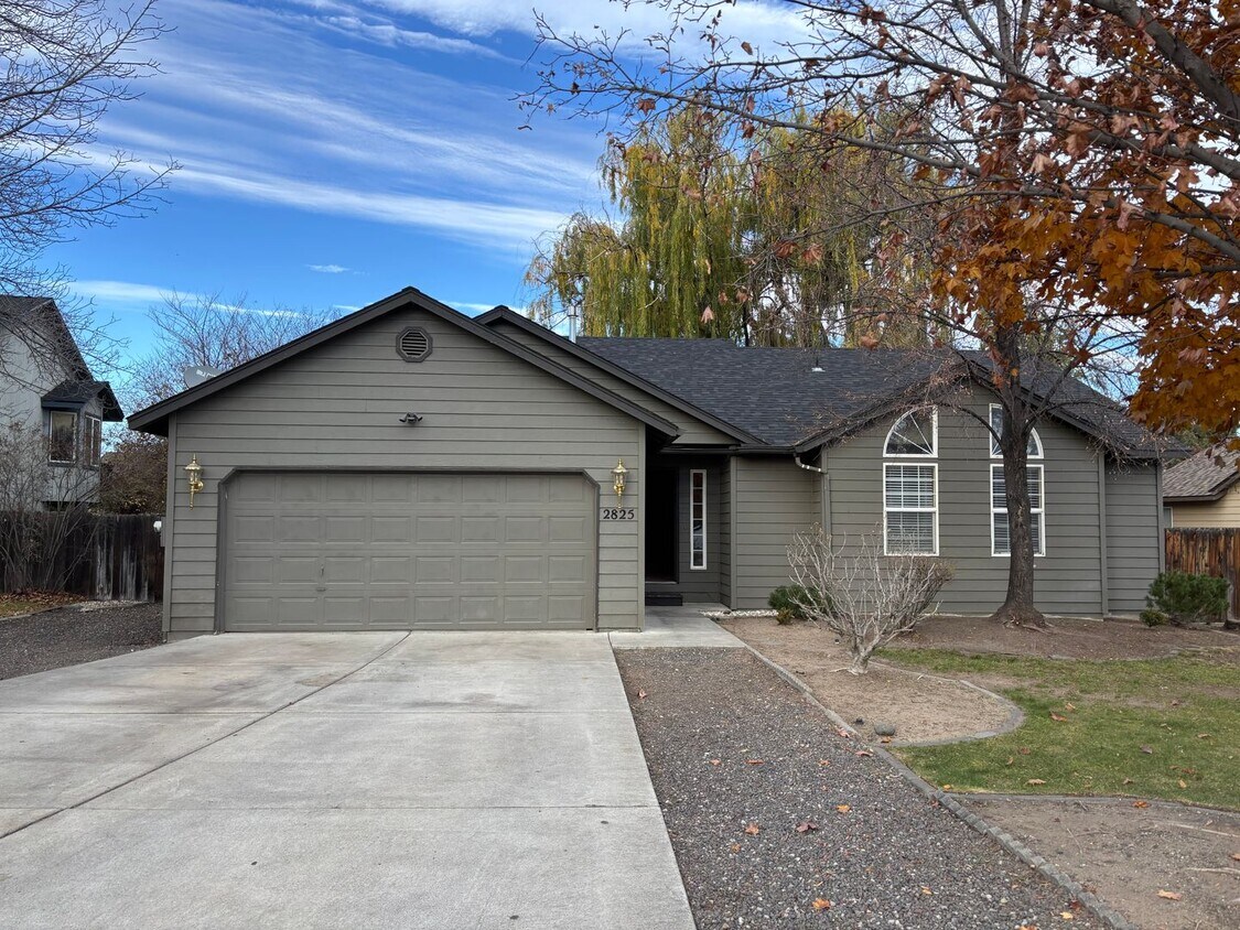 Foto principal - Desirable one Level Home in SW Redmond!