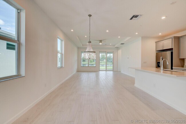 Building Photo - 12712 SW Eleanor Dr
