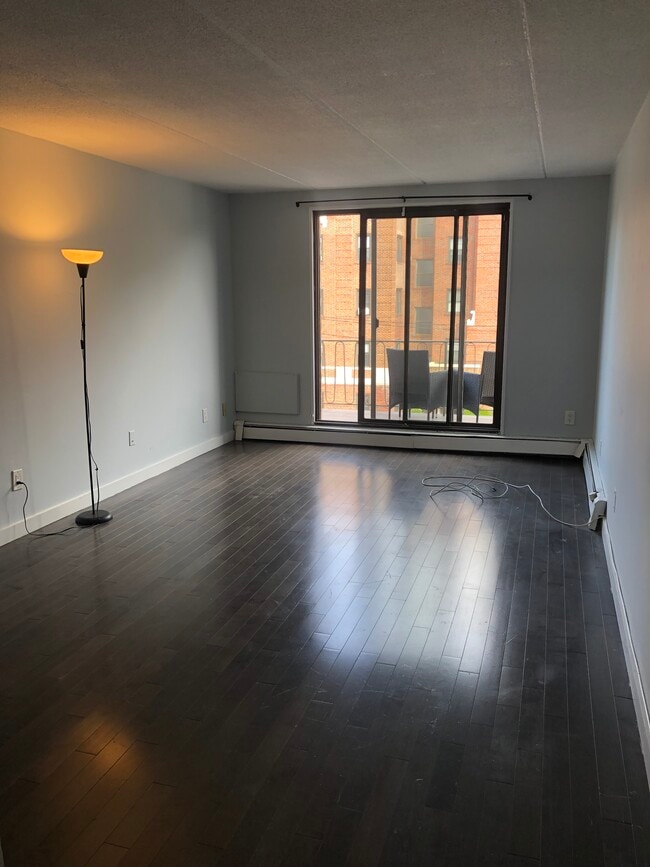 Building Photo - 26 Circuit Rd