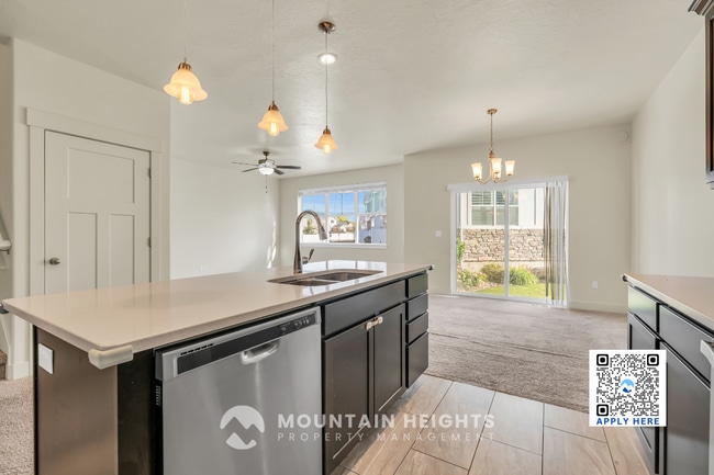 Photo - 607 Sawback Ln Townhome
