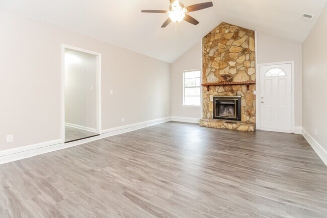 Foto del edificio - 3406 Barrington Drive