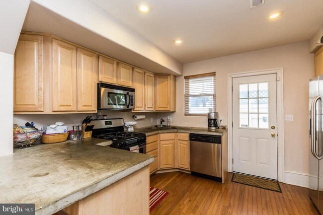 Foto del edificio - 1737 Webster St