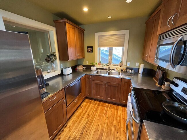 Foto del edificio - 1635nw2