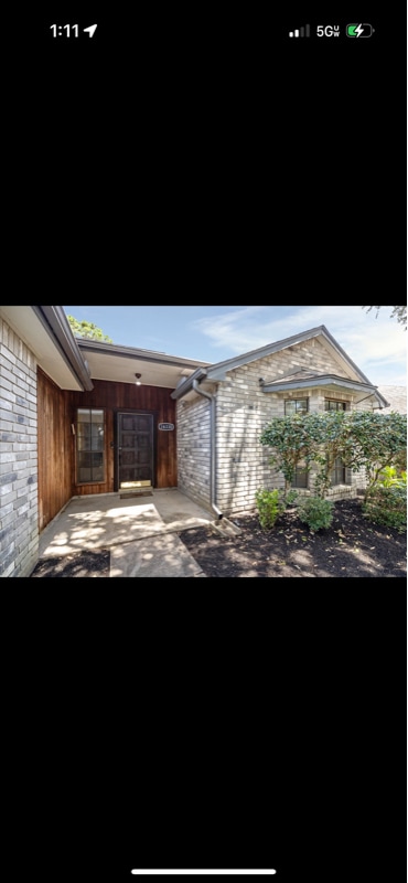 Building Photo - 16330 Leamington Ln