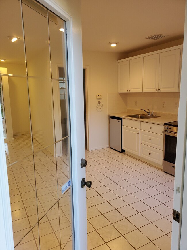 Welcome home - 668 S GRETNA GREEN Way