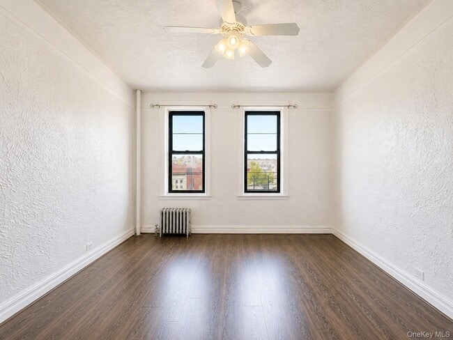 Foto del edificio - 700 Oakland Pl