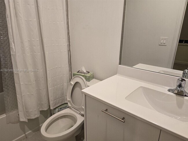 Foto del edificio - 2328 NW 125 St