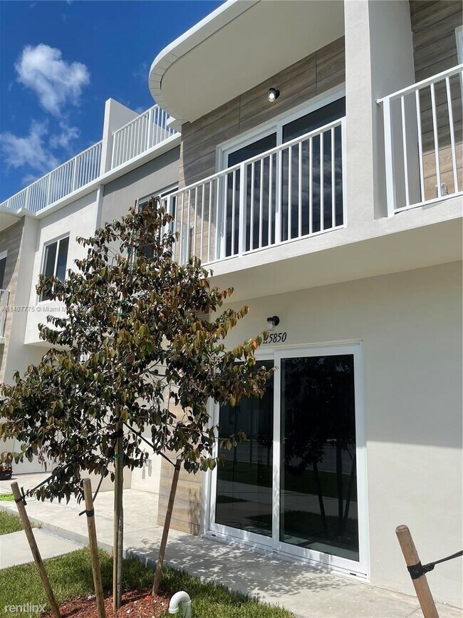 Foto del edificio - 4 br, 3.5 bath Townhome - 25850 SW 144th A...