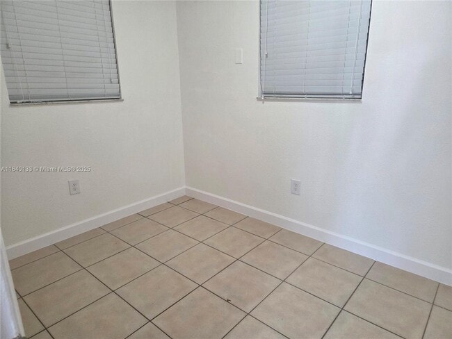Foto del edificio - 5451 E 2nd Ave