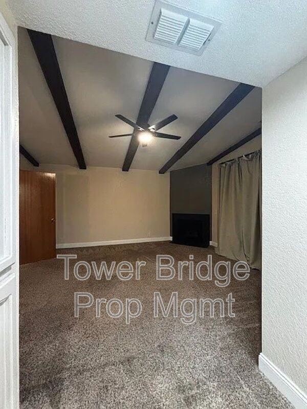 Foto del edificio - 7831 Hampton Ln