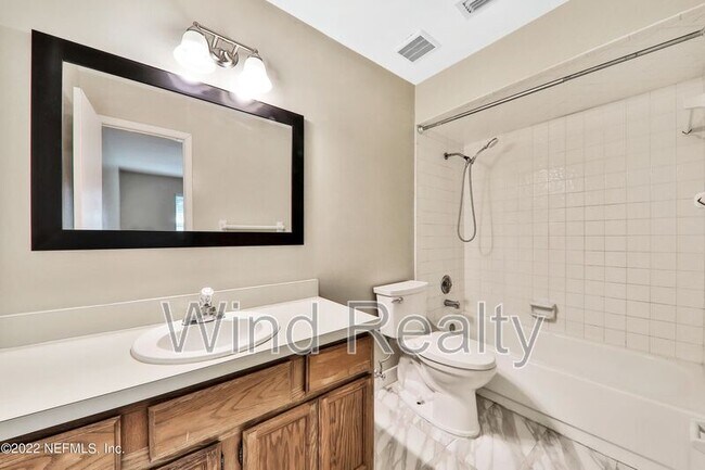 Foto del edificio - 6028 Duclay Rd
