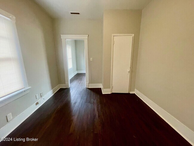 Building Photo - 841 Beecher St
