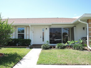 Building Photo - 1233 S Lakes End Dr