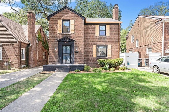 Building Photo - 3 Bedroom Brick Colonial