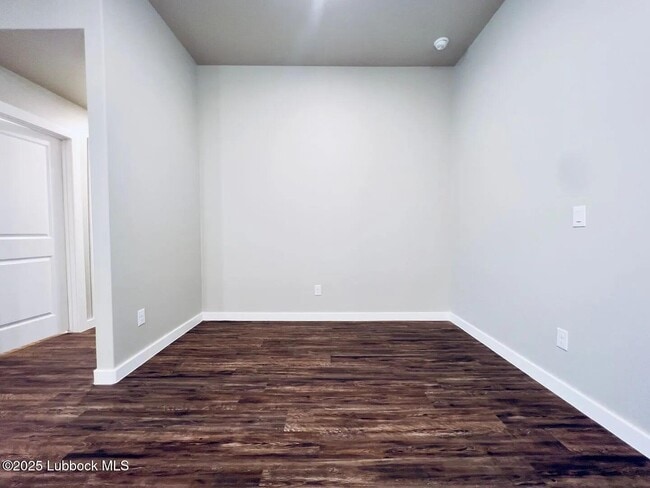 Foto del edificio - 2121 N Avenue L
