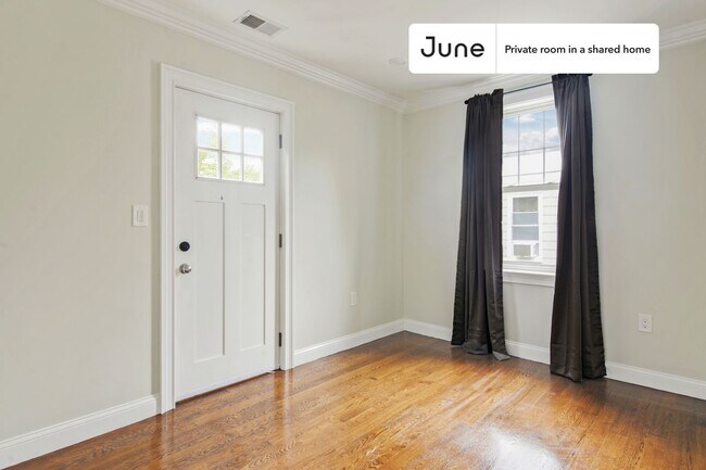 Foto del edificio - Room in Shared 5 bed/1.5 bath home in Brighton