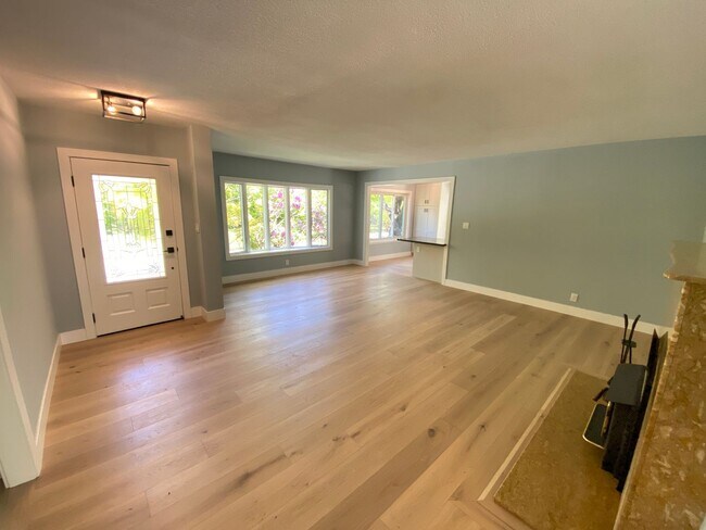Building Photo - Gorgeously Remodeled Portola Valley Home