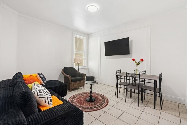Foto del edificio - 8511 Smith Ave