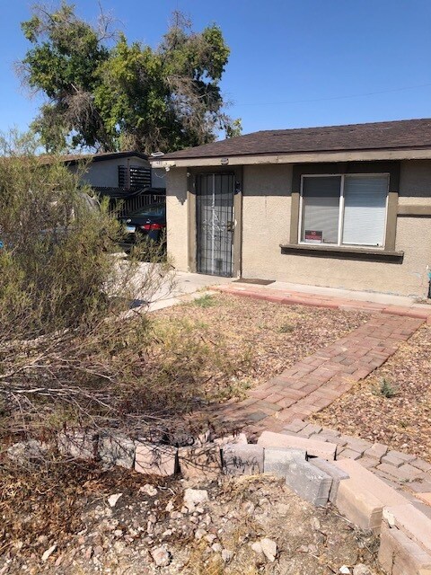 Primary Photo - 1140 Laurel Ave