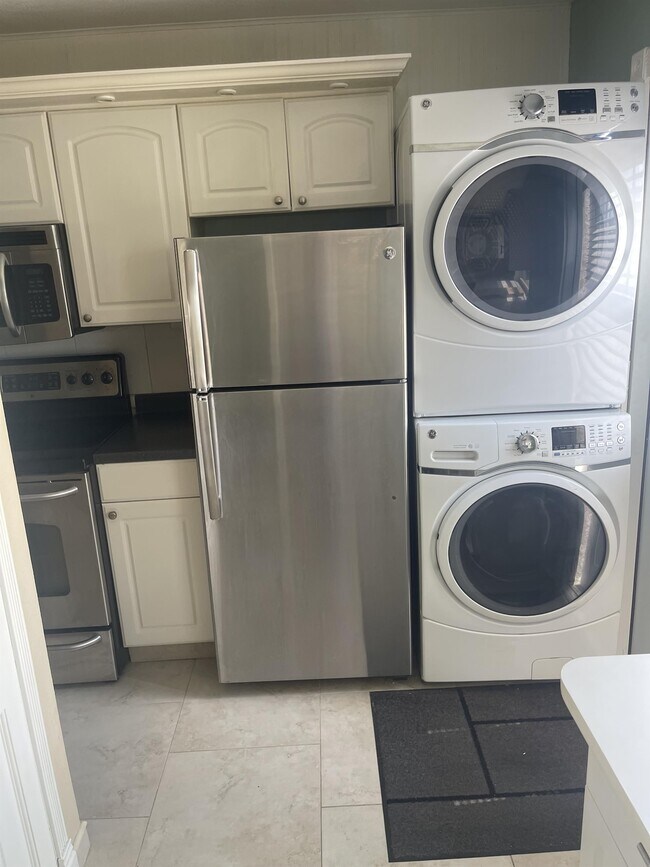 Building Photo - 55 Needle Blvd