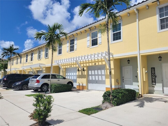Building Photo - 1107 NW 40th Ter