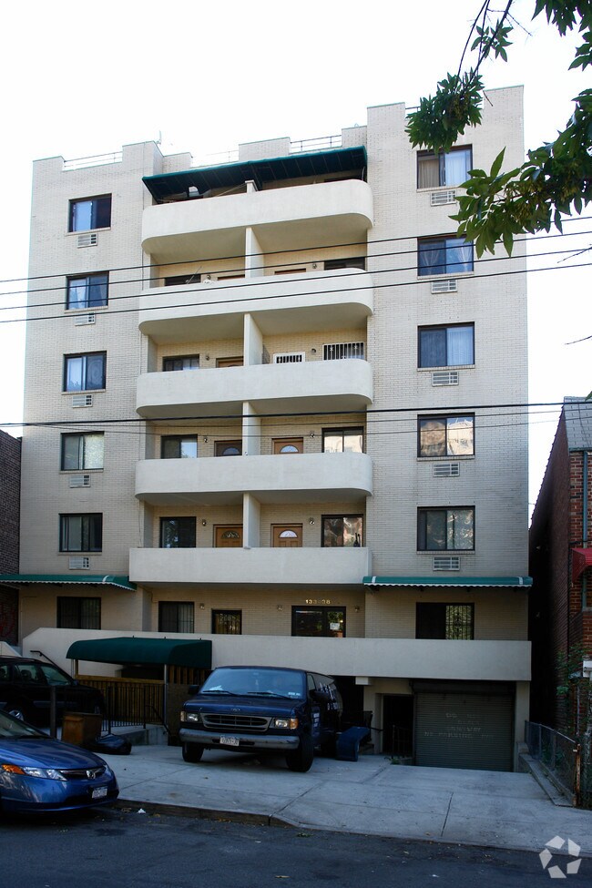 Building Photo - 13338 Avery Ave