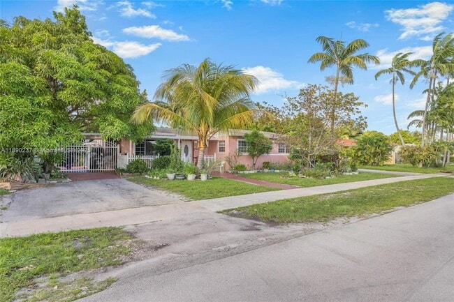 Foto del edificio - 1041 NW 196th Terrace