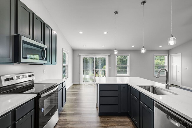 Building Photo - BRAND NEW 3Bed/2Bath Ranch 3 Car Garage