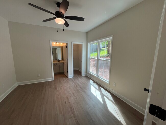 Foto del edificio - 124 Fern Cir