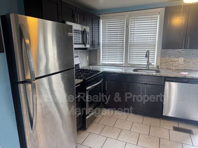 Building Photo - 3726 Richmond St