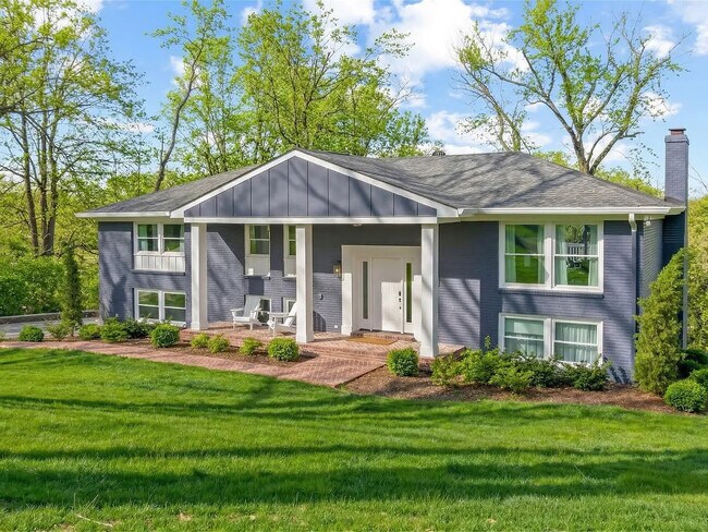 Foto del edificio - 5102 Beauregard Ln