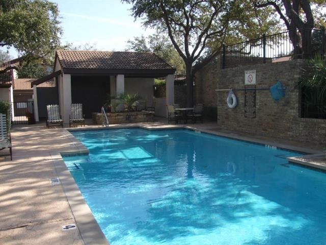 Foto del edificio - 18040 Midway Rd