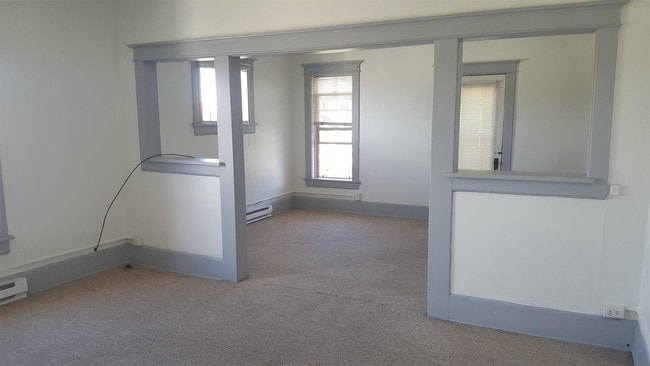 Building Photo - 470 E 300 S