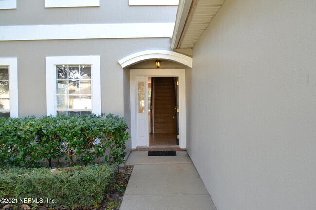Foto del edificio - 915 Silver Spring Ct