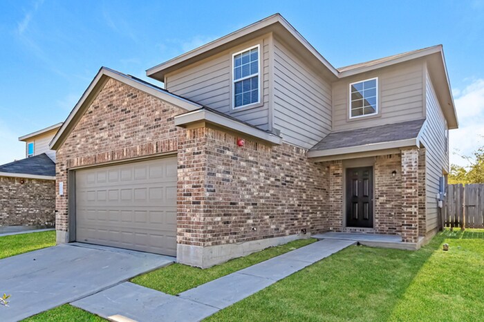 Foto del edificio - 2056 Oakwood Forest Dr