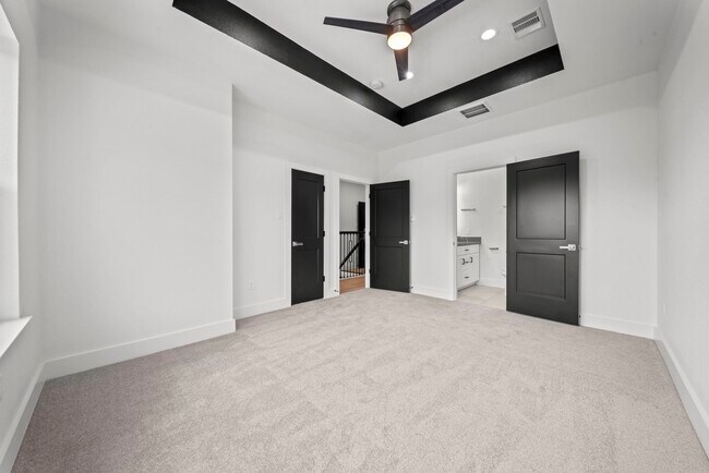 Building Photo - 4930 Chennault Rd