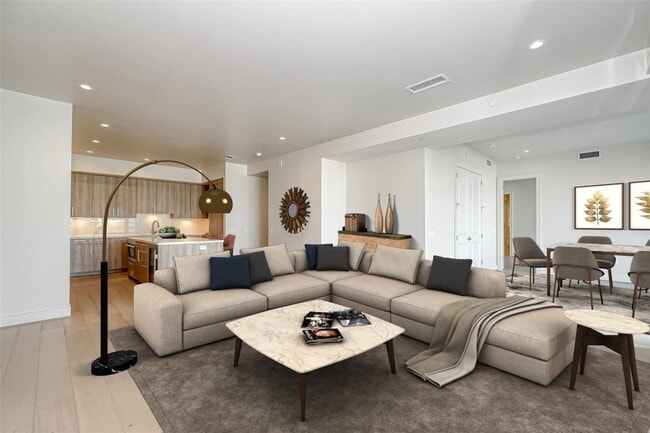 Building Photo - 2047 Westcreek Ln Ln