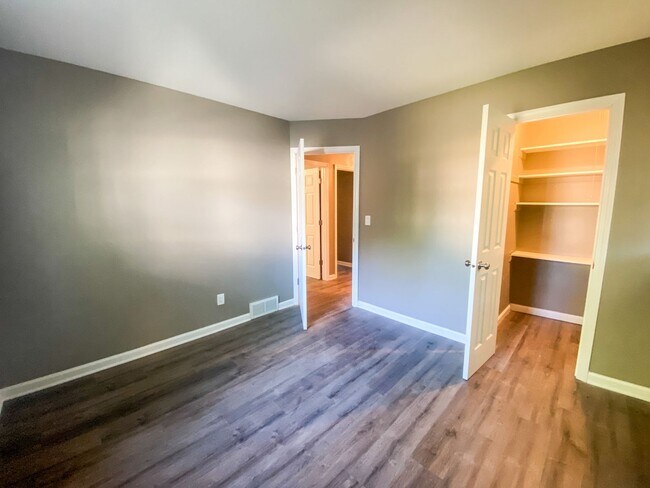 Foto del edificio - 5653 N 94th St