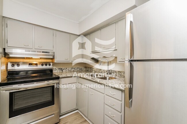 Foto del edificio - 523 E 8th St