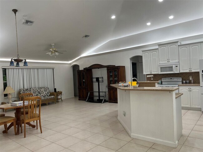 Foto del edificio - 7400 SW 37th Ct