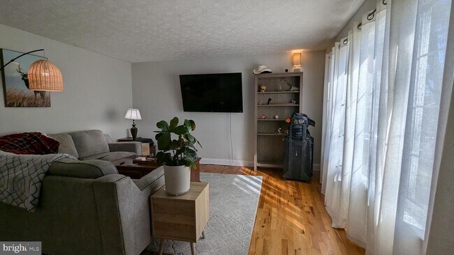 Foto del edificio - 138 Parkside Dr