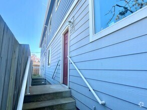 Building Photo - 4724-4724 SE 65th Ave