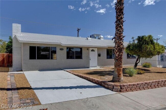 Foto del edificio - Single Family Home
