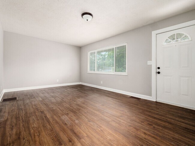 Foto del edificio - 2480 Atwood Terrace