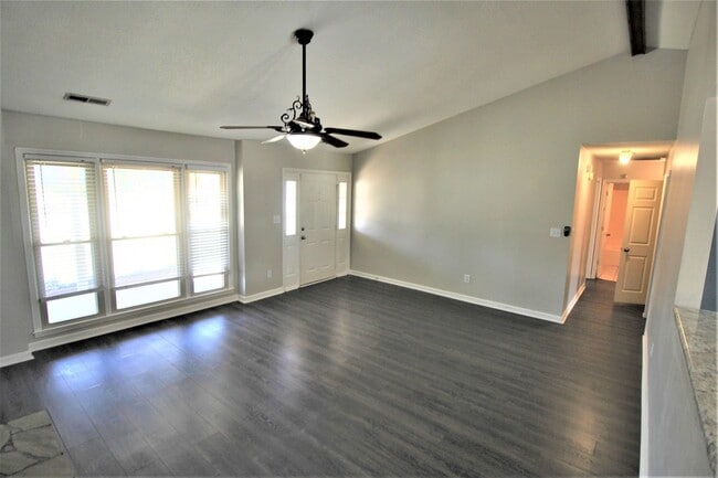 Building Photo - Coming Soon!