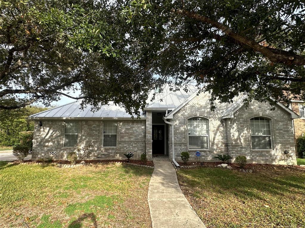 Primary Photo - 10042 Tezel Rd