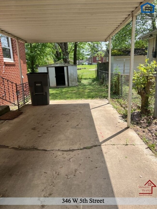 Foto del edificio - 346 W 5th St