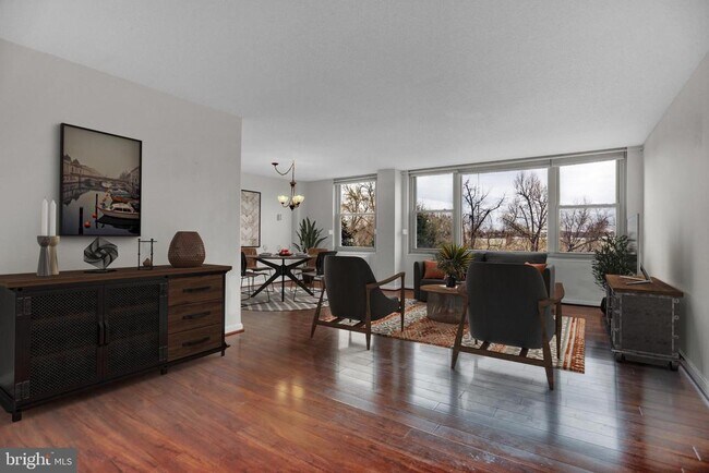 Foto del edificio - 4401 Roland Ave