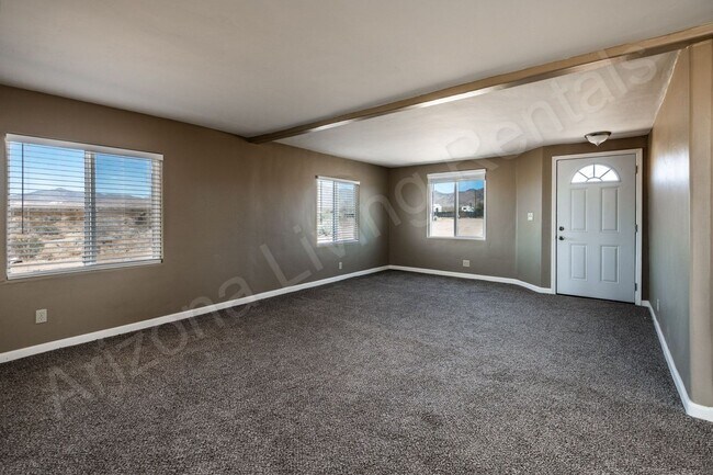 Foto del edificio - RENOVATED, PRIVATE & SPACIOUS HOME